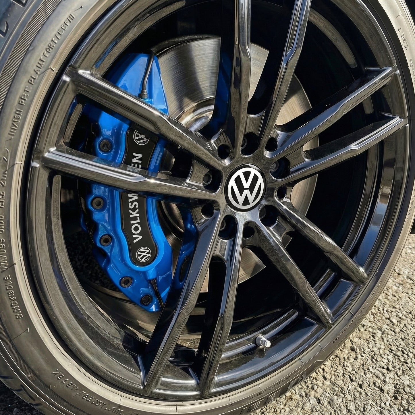 Volkswagen Performance Brake Caliper Covers – Universal Fit – Blue brake caliper covers by AutoMontra